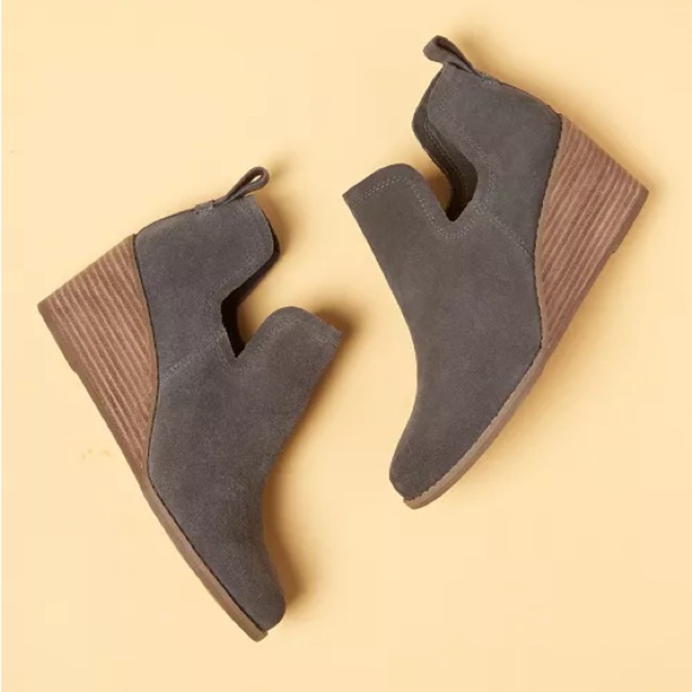 TOMS Women's Suede Kallie Wedge Grey Booties Size 7